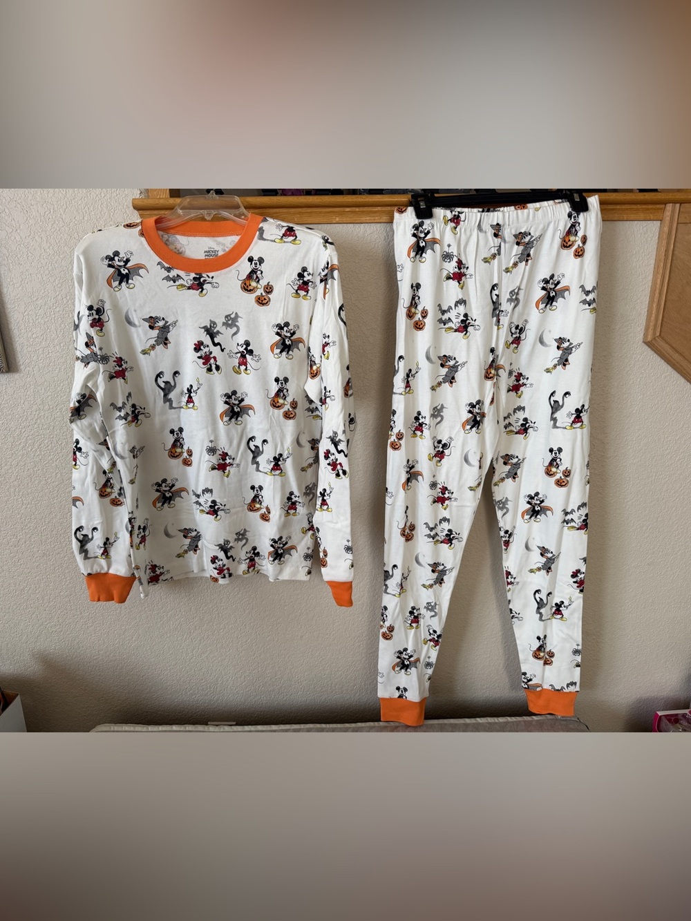 Disney White & Orange Mickey Mouse Pajama Set Halloween Pottery Barn Medium